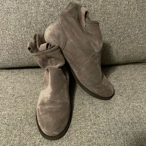 Women's Pull-On Ankle Boots - Size 8